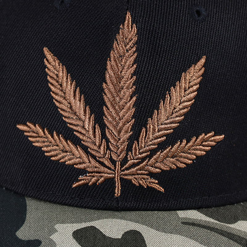 Cool Baseball Cap with Maple Leaf Embroidery / Unisex Adjustable Black Sports Hat