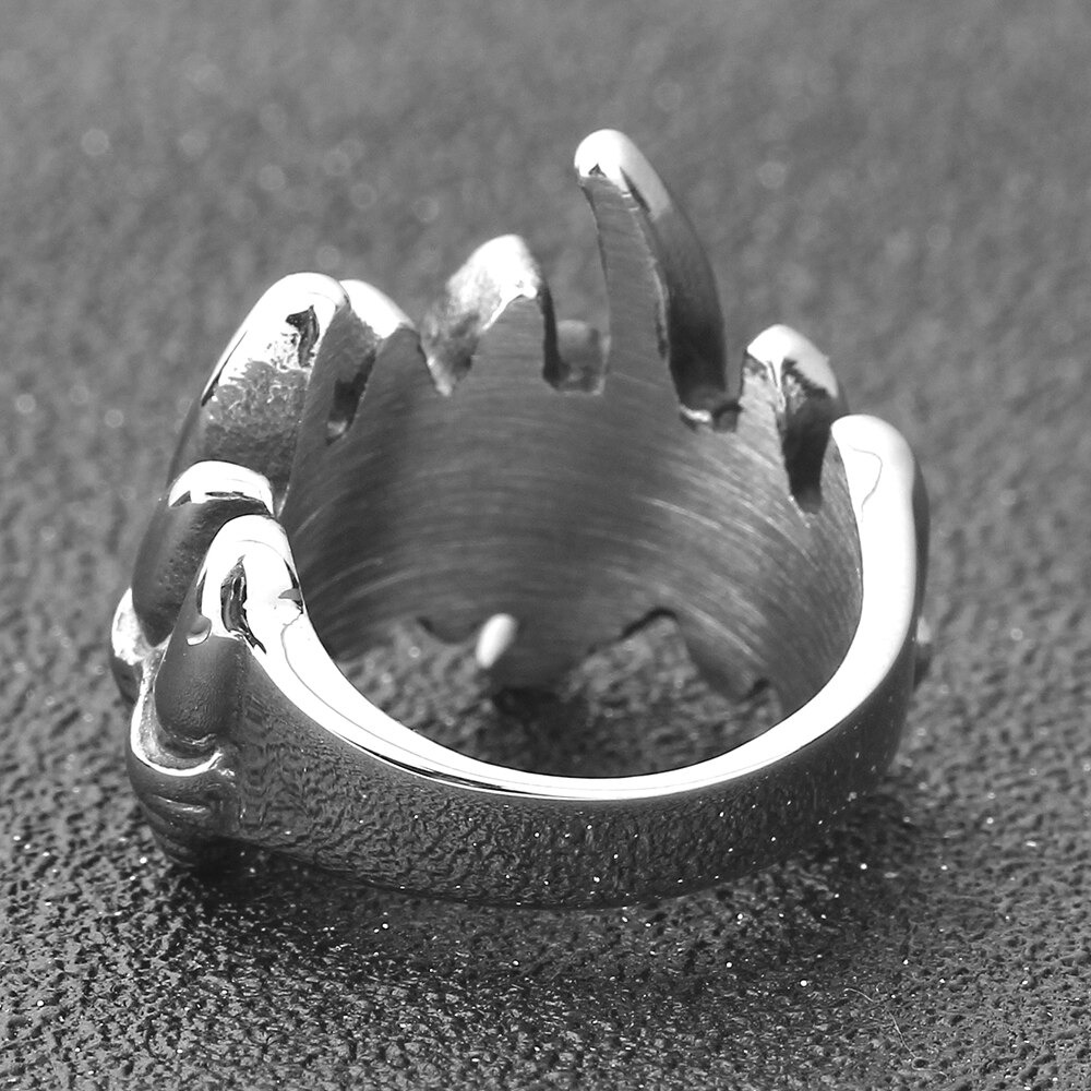 Rock Style Ring with Sharp Wolf Claw / Fashion Jewelry for Men and Women