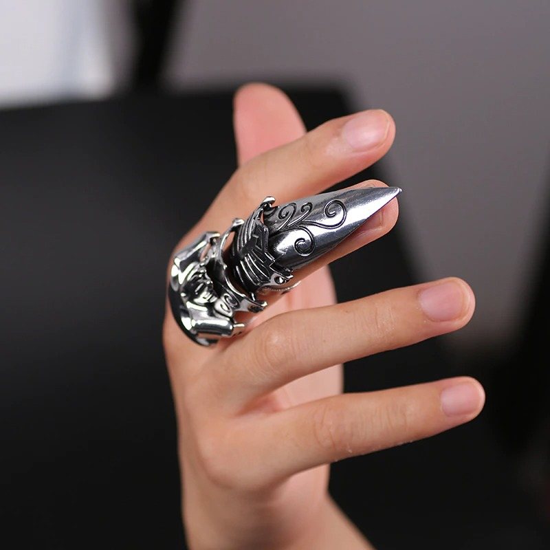 Silver Gothic Ring Claw of Zinc Alloy / Punk Fashion Ring with Skull