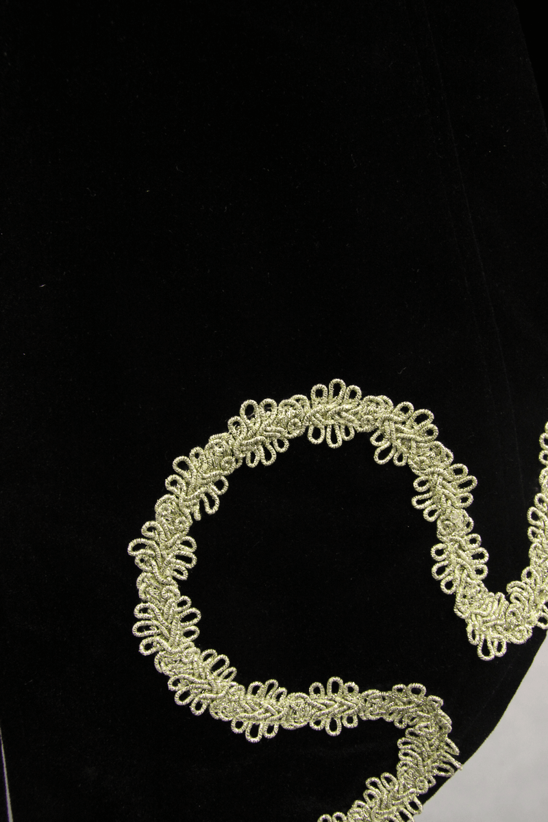 Alternative Black Male Coat with Golden Embroidery / Vintage Men's Goth Velvet Coats