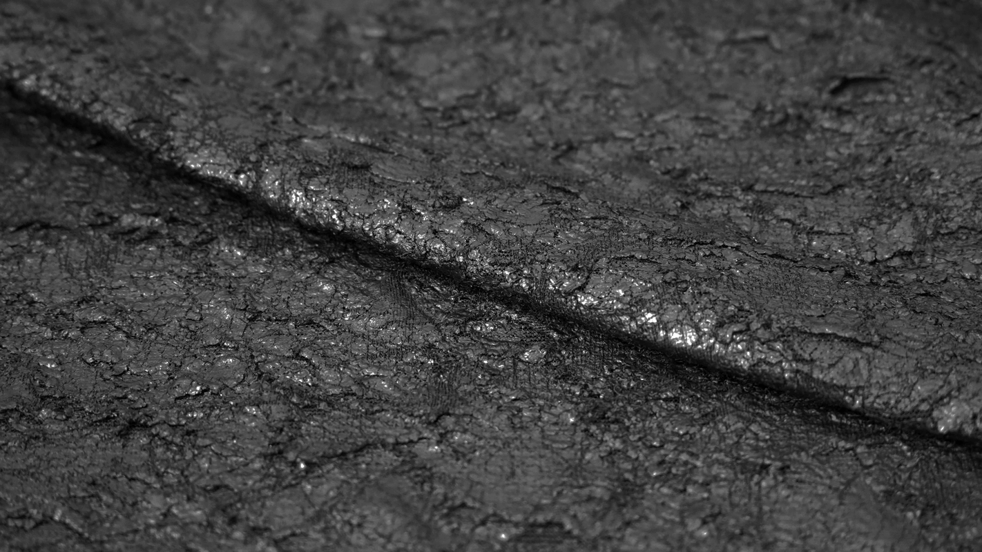 Black Hooded Sleeveless Top / Gothic Lacing on the Neckline T-Shirt with Buckle