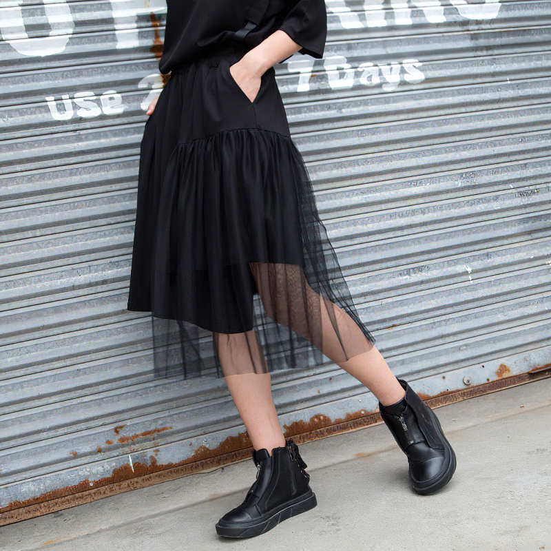 Black Irregular Half Length Trousers With High Elastic Waist / Women's Mesh Loose Fit Shorts