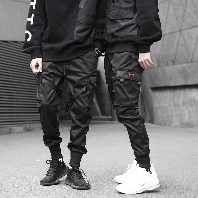 Black Men's Cargo Pants With Ribbons / Print-Pocket Joggers