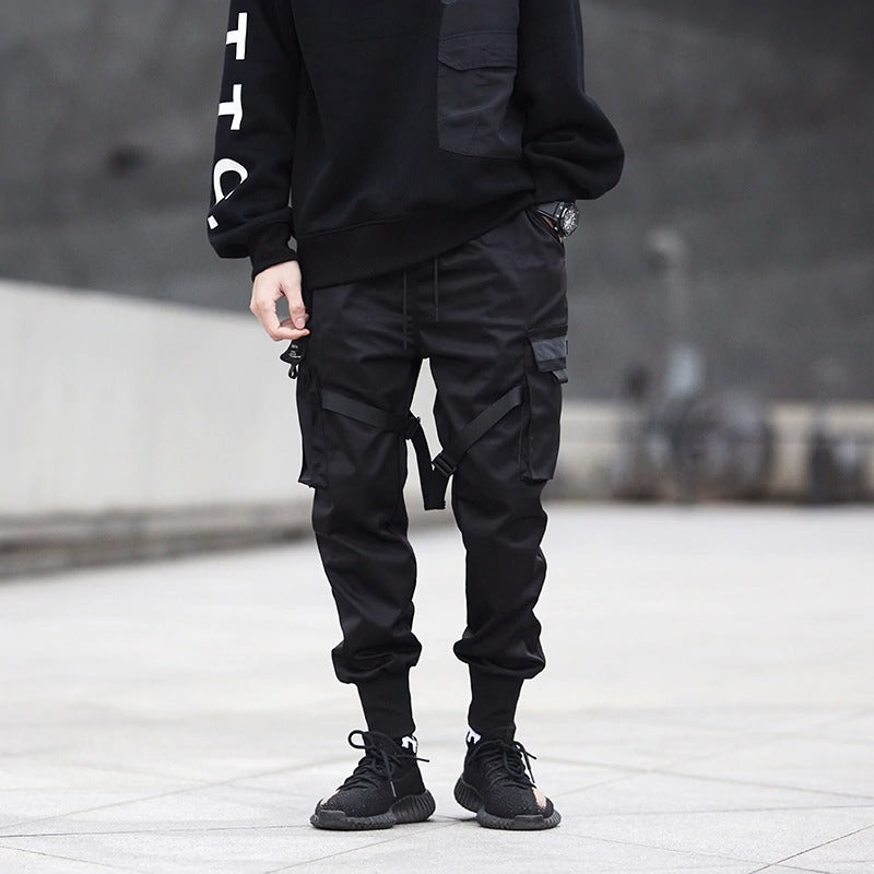 Black Men's Cargo Pants With Ribbons / Print-Pocket Joggers