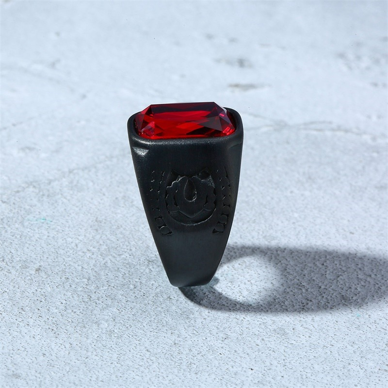 Black Stainless Steel Ring With Red Jewelry Glass / Cool Men's And Women's Finger Accessories