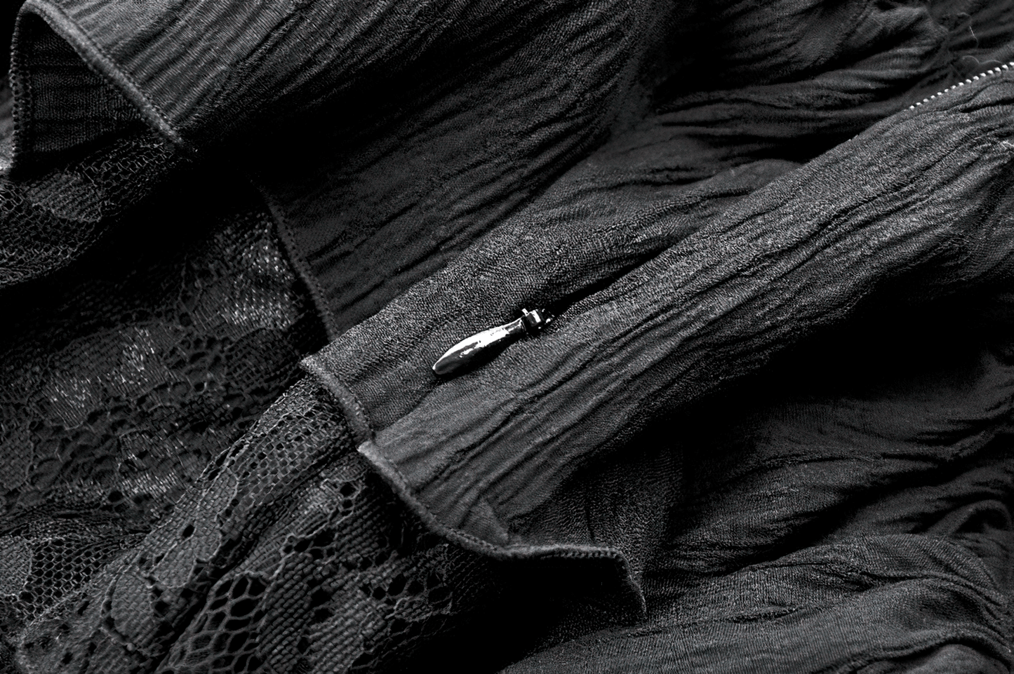 Chic Layered Ruffle Tailcoat Lantern Shorts for Women