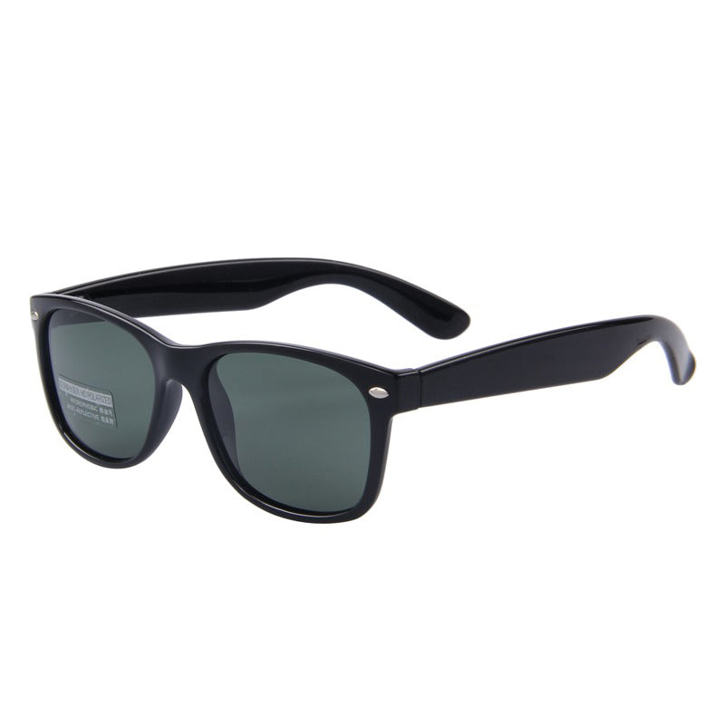 Classic Retro Polarized Sunglasses / UV400 Protection Rivet Shades