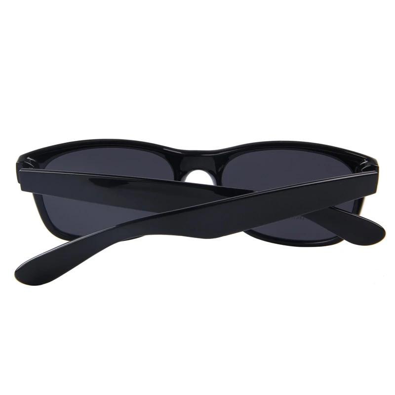 Classic Retro Polarized Sunglasses / UV400 Protection Rivet Shades