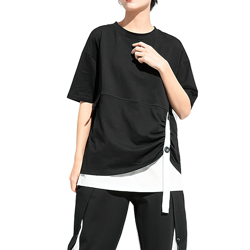 Cool Women's Black Pleated T-shirt / Round Neck Top with Short Sleeve