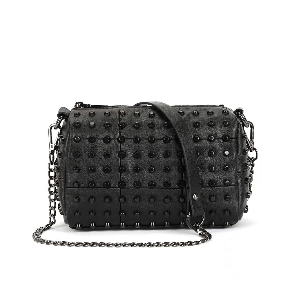 Elegant Gothic Style Women's Shoulder Bag with Rivets and Chain