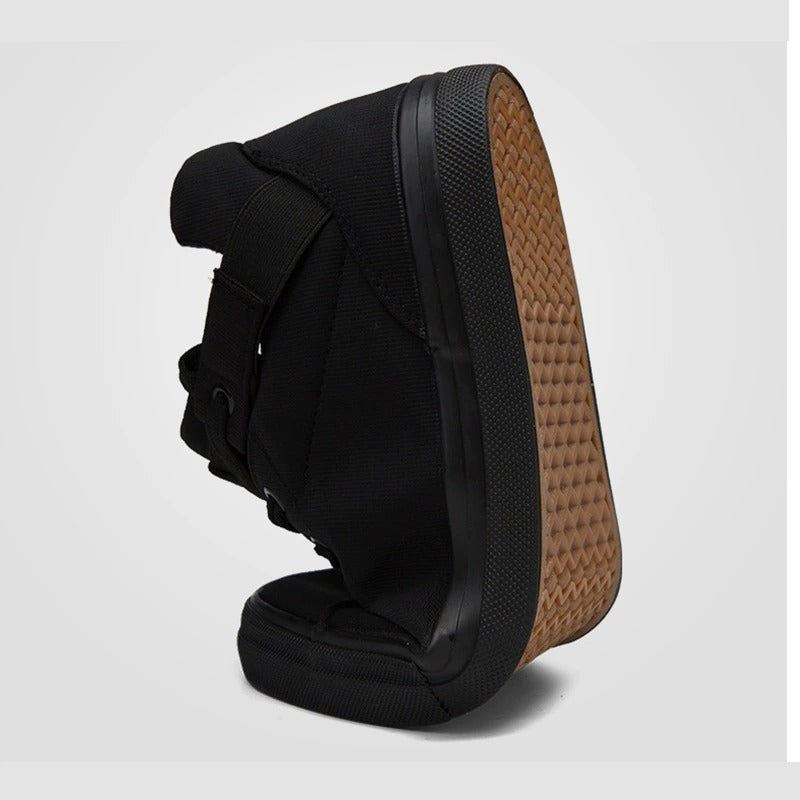 Fashion Breathable Men's Casual Sneakers / Cool Street Classic Canvas Shoes