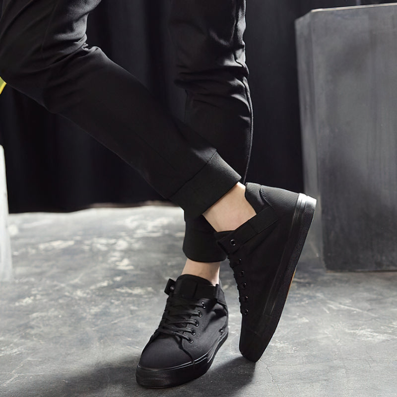 Fashion Breathable Men's Casual Sneakers / Cool Street Classic Canvas Shoes