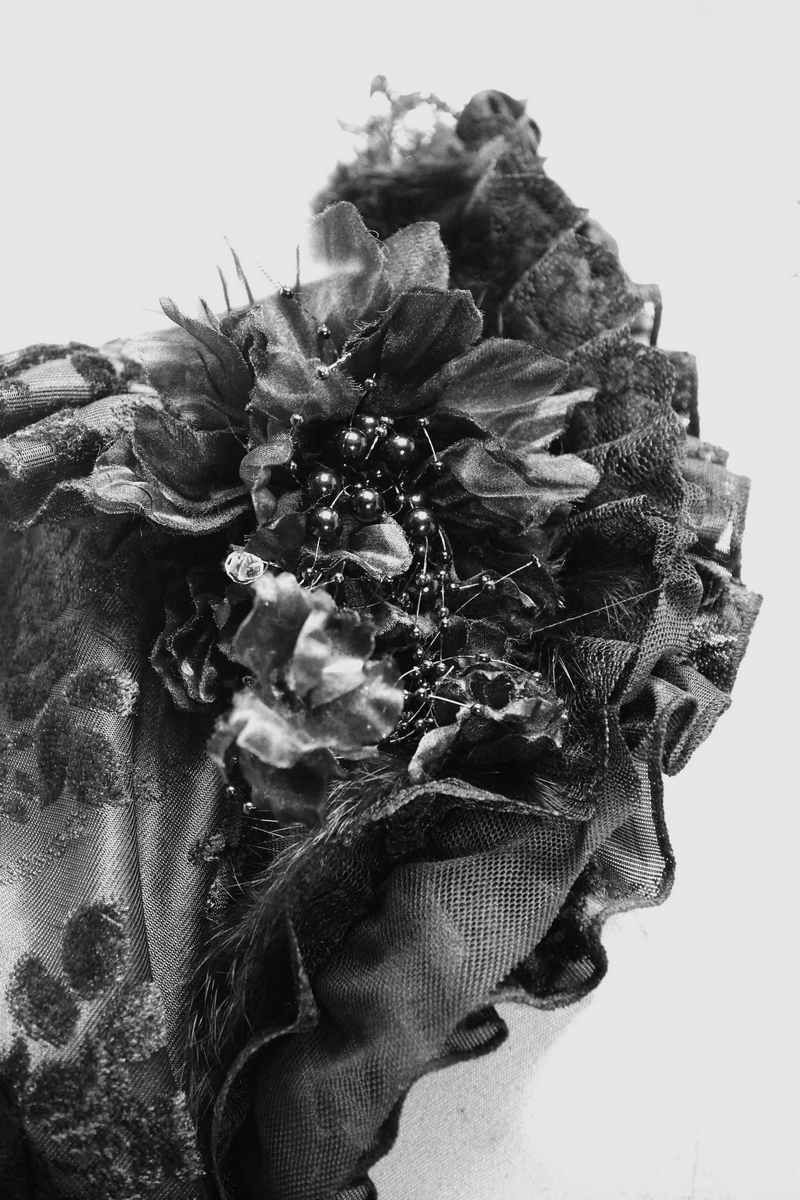 Gothic Ruffled Lace Ladies Bolero / Floral Lace Flare Sleeved Capes / Sexy Female Clothing