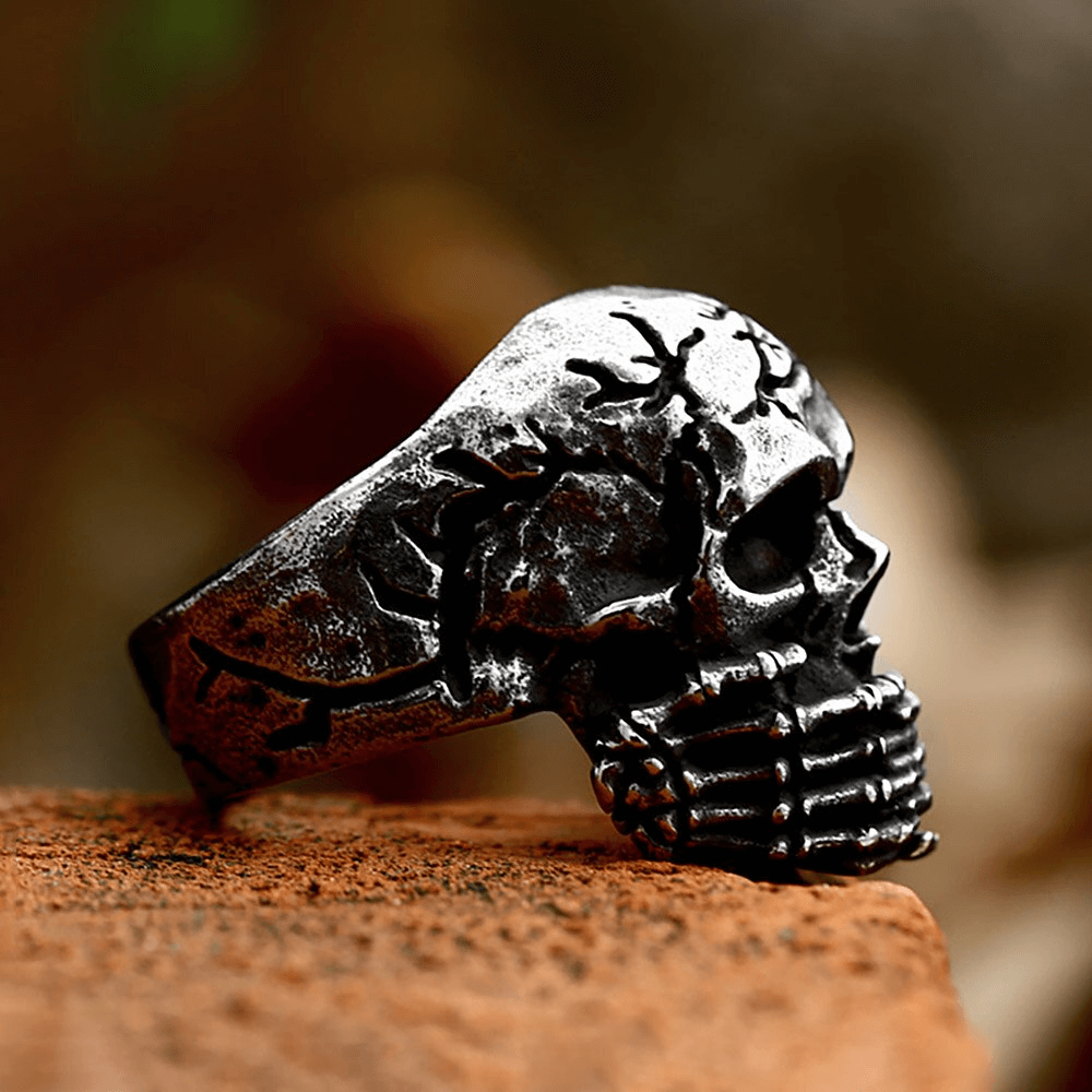 Gothic Vintage Skull Finger Ring For Men / Stainless Steel Biker Jewelry