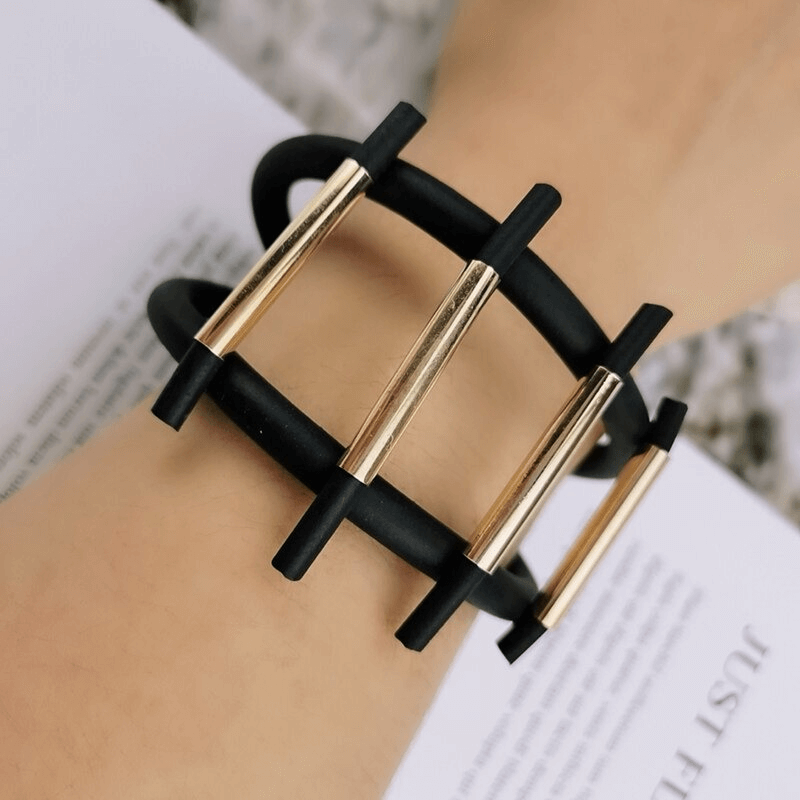 Luxury Black Color Charm Bracelets with Magnetic Clasp / Punk Style Rubber Wide Bracelets