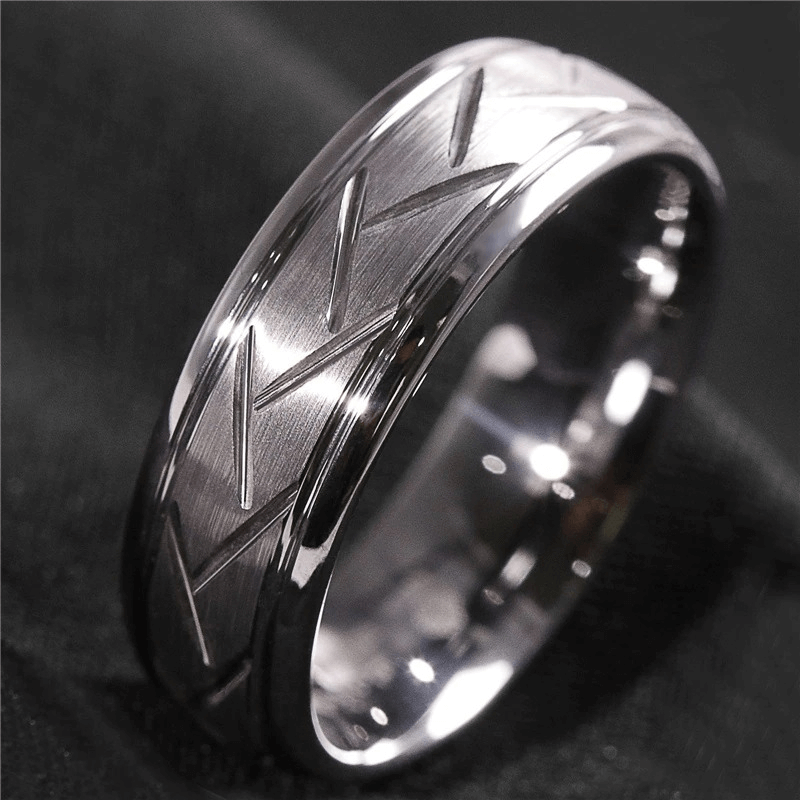 Metal Ring with Zigzag Pattern / Men's and Women's Rings in Black and Silver / Unisex Cool Jewelry