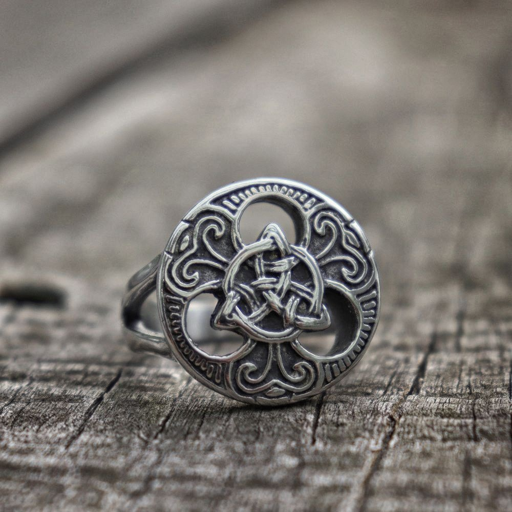 Stainless Steel Ring for Men and Women / Fashion Amulet Celtics Knot