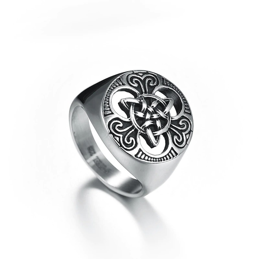 Stainless Steel Ring for Men and Women / Fashion Amulet Celtics Knot