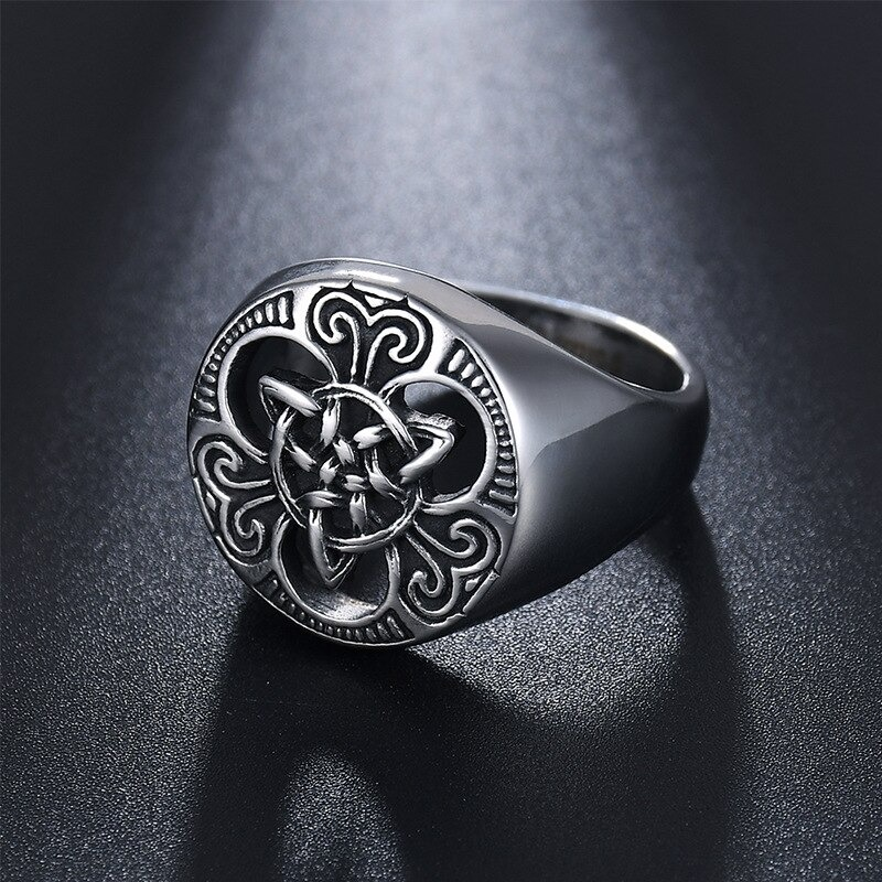 Stainless Steel Ring for Men and Women / Fashion Amulet Celtics Knot