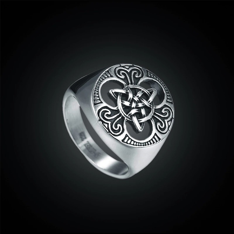Stainless Steel Ring for Men and Women / Fashion Amulet Celtics Knot