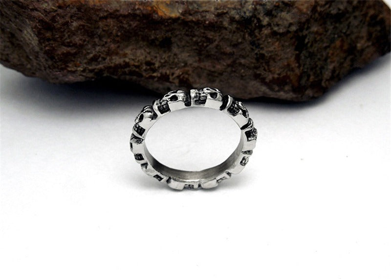 Stainless Steel Round Skull Silver-Color Punk Retro Ring / Bands Alternative Jewelry for Men Women